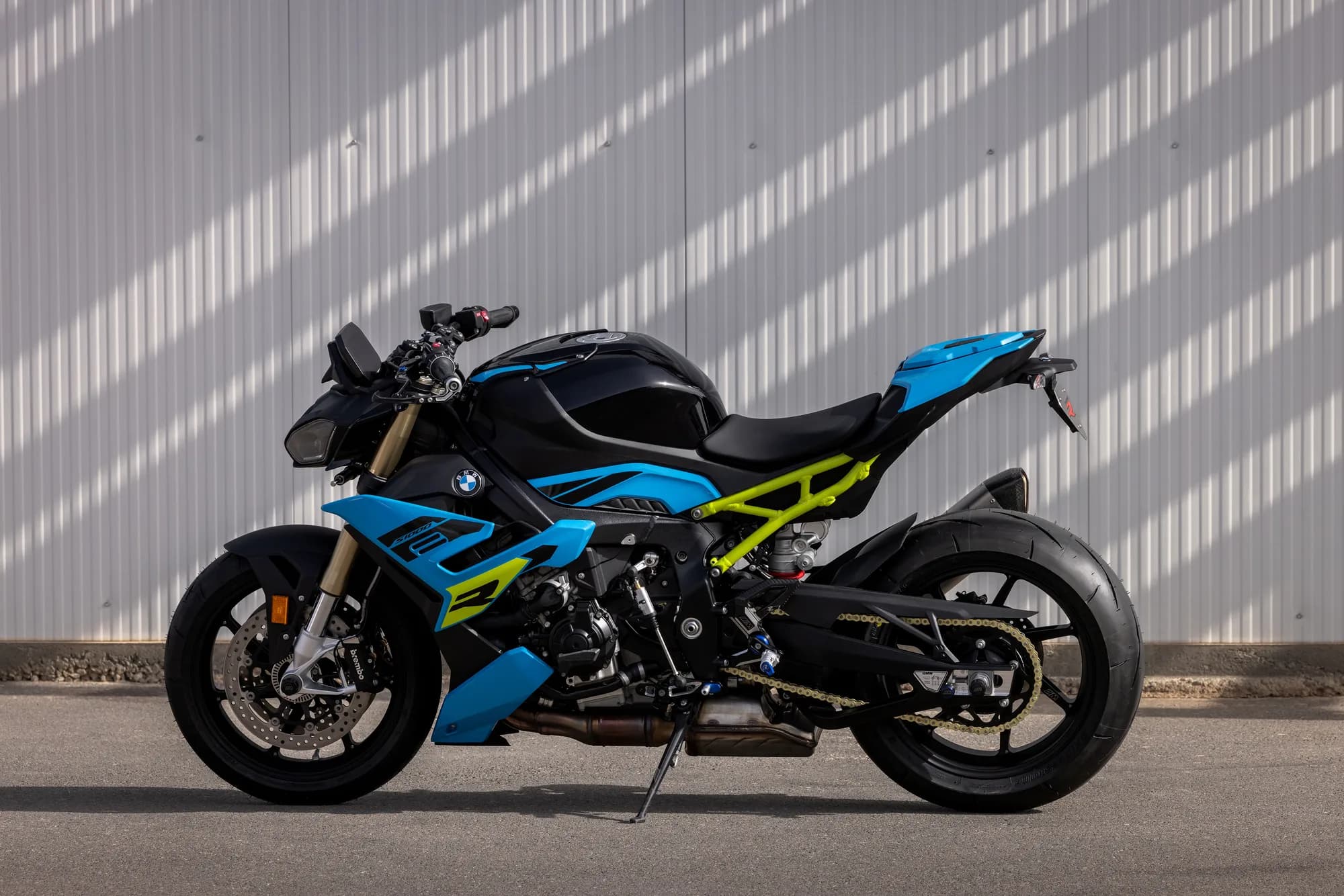 BMW S 1000 R: The Superbike That Took Its Fairing Off