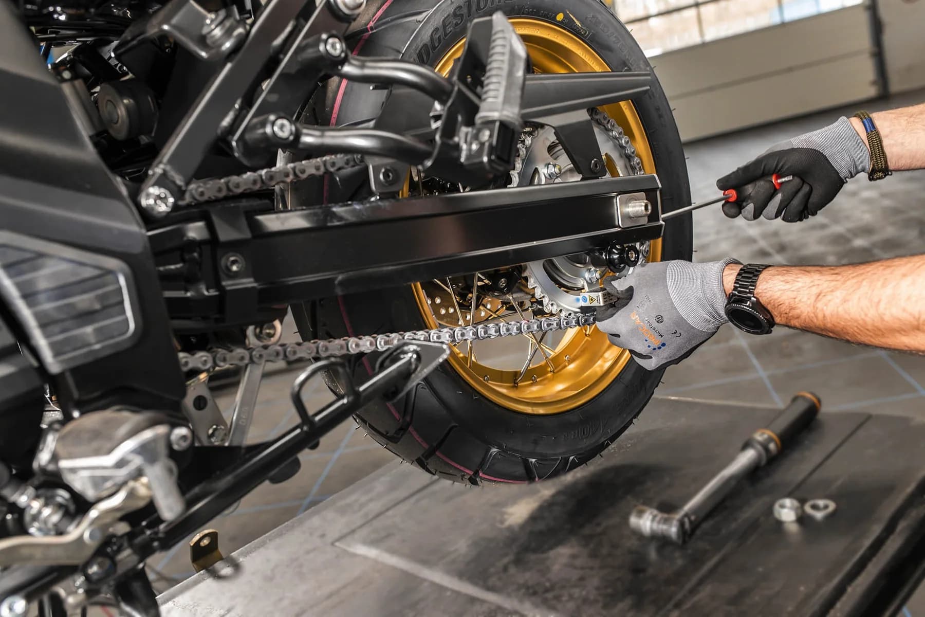 Chain, tires, valves: the jobs that decide how long a bike lasts
